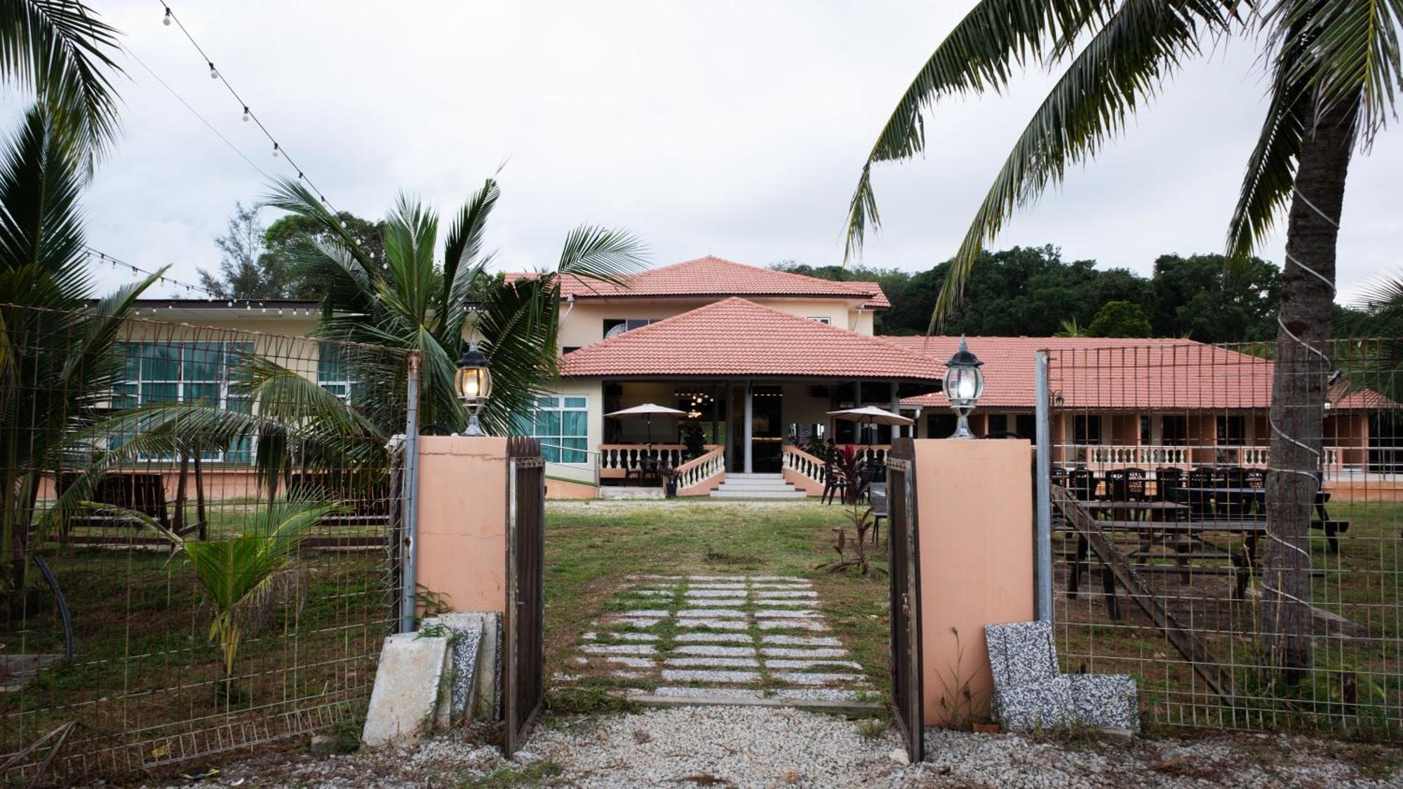 Blackstone Beach Resort Kuantan Buitenkant foto